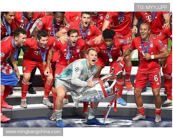 诺伊尔:守护球门的传奇门将与足球世界的辉煌历程